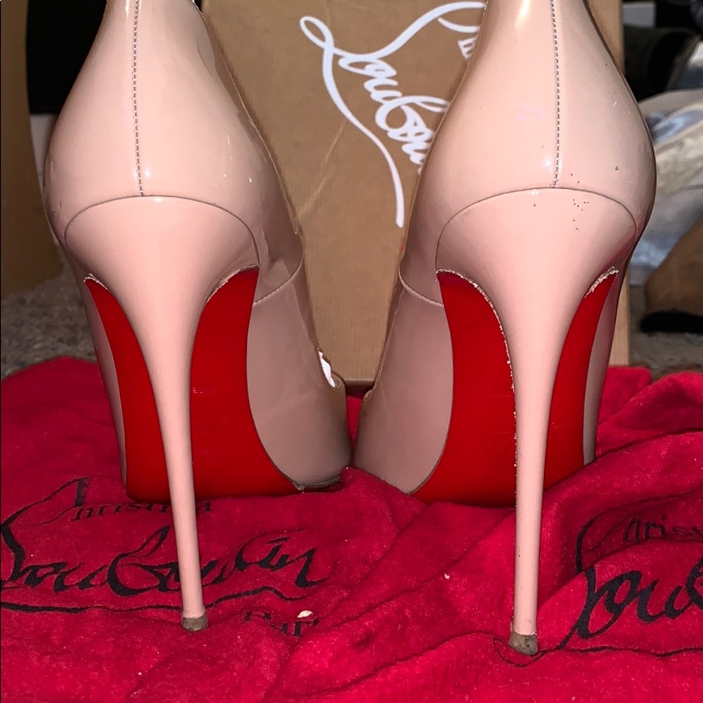 Christian Louboutin So Kate- Nude